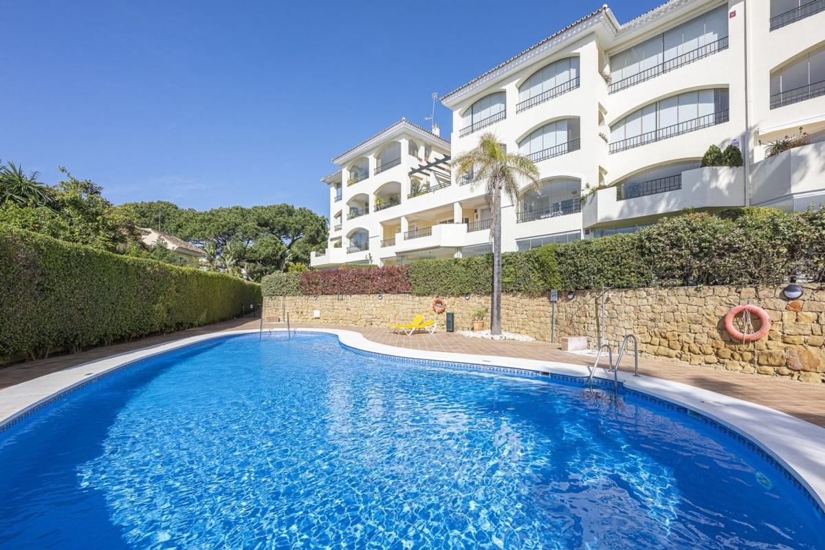 Venta de ático en Barrio Romana Playa, Marbella photo 1