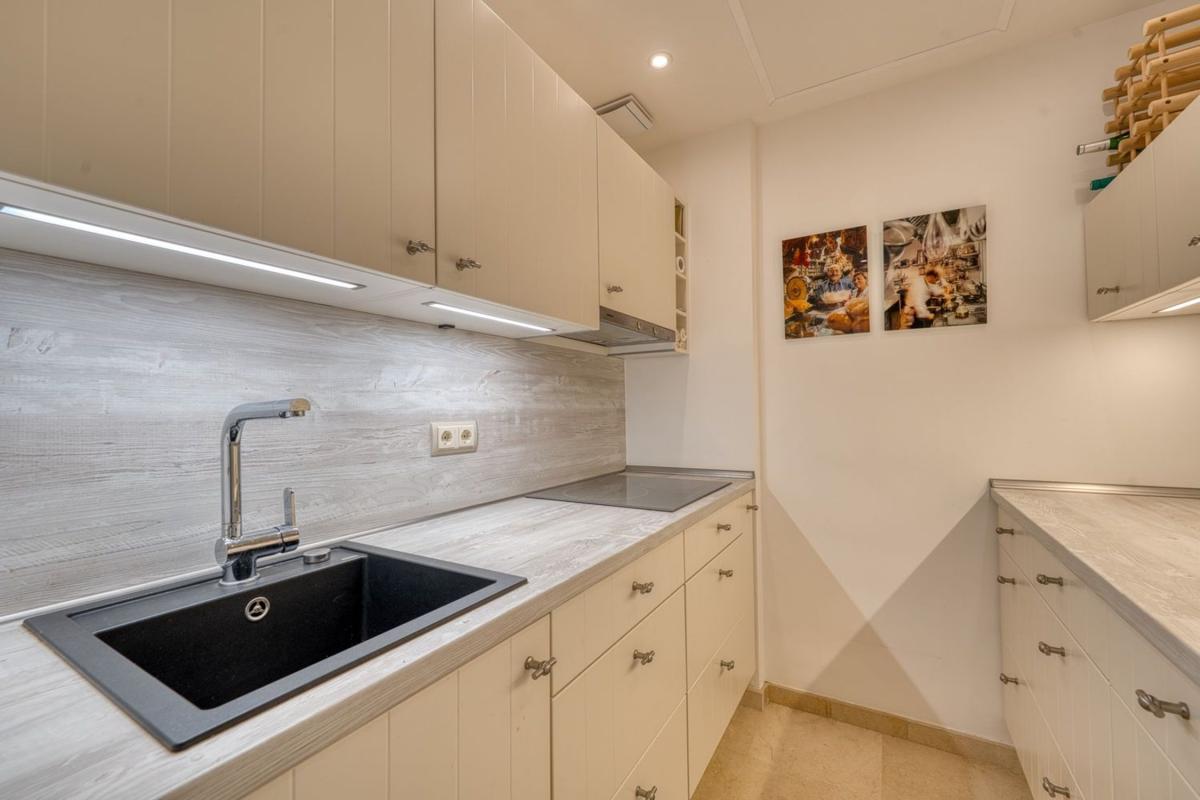 Venta de ático en  Bulevar Principe Alfonso von Hohenlohe, 29, Marbella photo 5