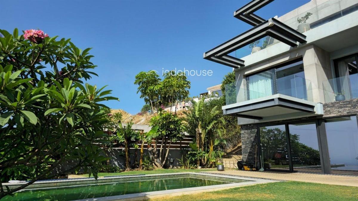 Продажа отдельного шале в Calle Araucaria, Михас photo 1