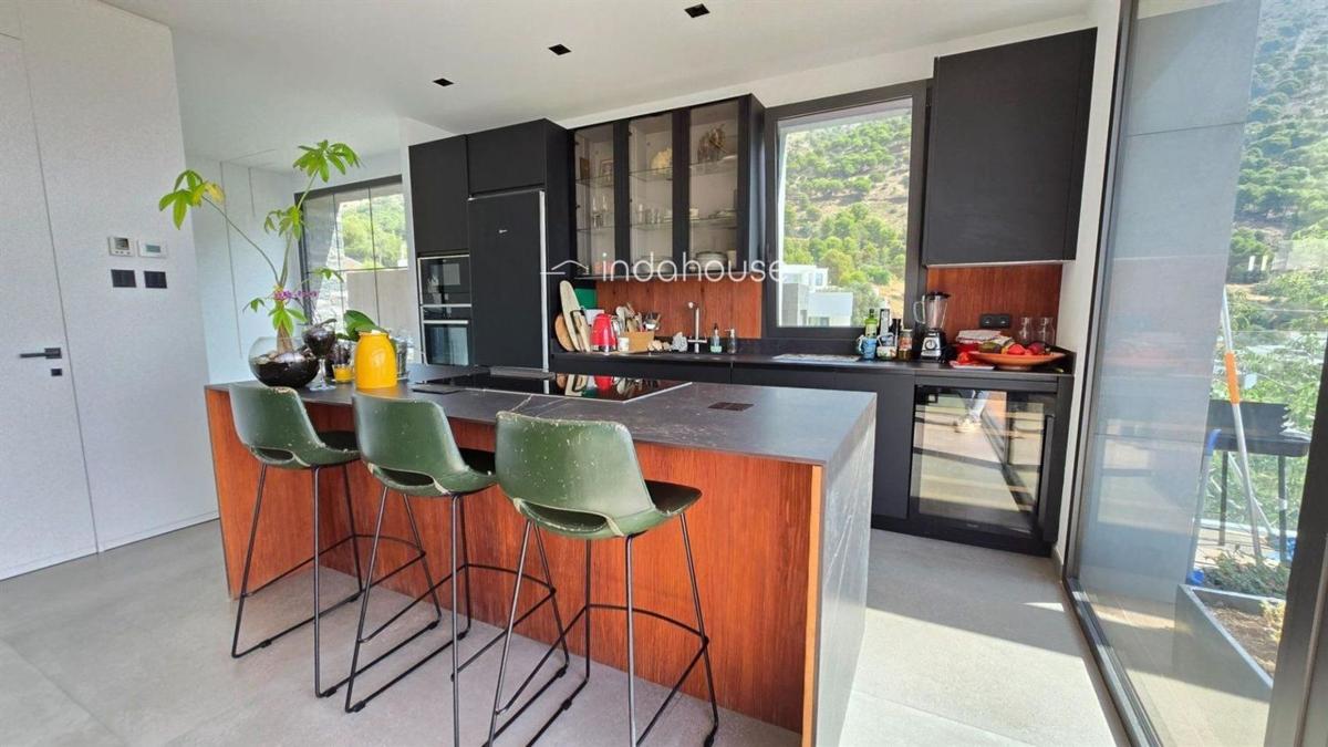 Продажа отдельного шале в Calle Araucaria, Михас photo 2