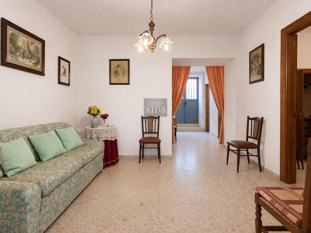 Продажа отдельного шале в Barrio Centro, Эстепона photo 1