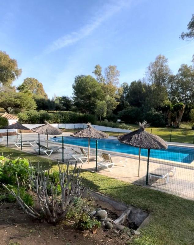 Sale of townhouse in Avenida Pernet, 3 , Estepona photo 1