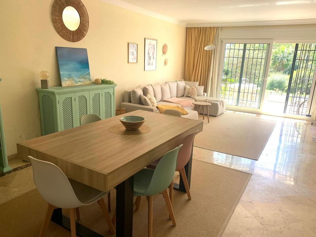Sale of townhouse in Avenida Pernet, 3 , Estepona photo 2