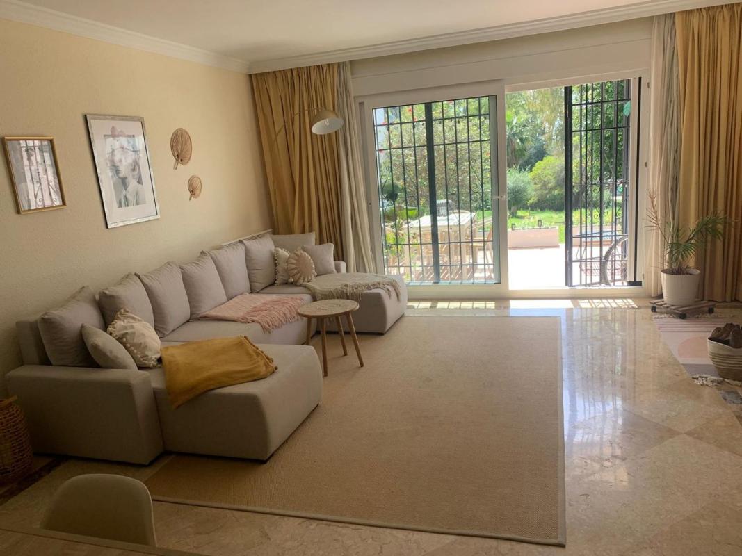 Sale of townhouse in Avenida Pernet, 3 , Estepona photo 4