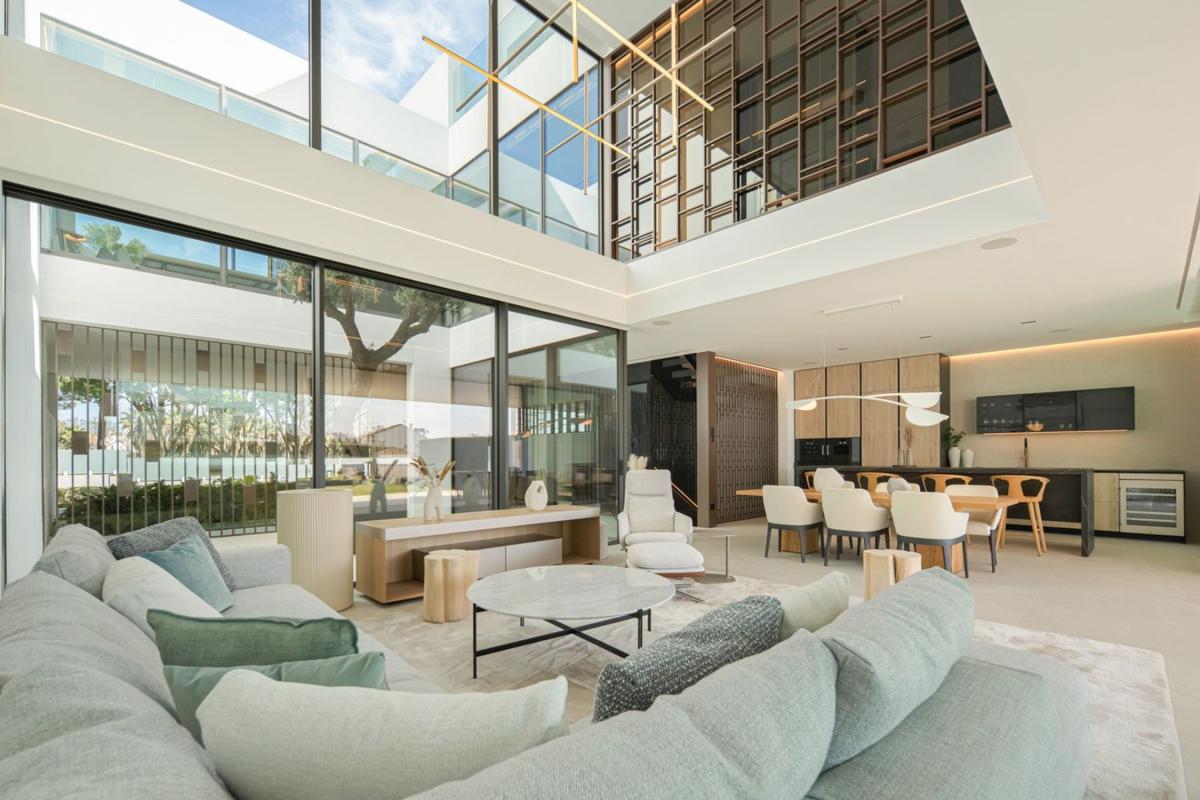 Venta de chalet independiente en Urbanizacion Villa Parra Palomeras, Marbella
photo 2