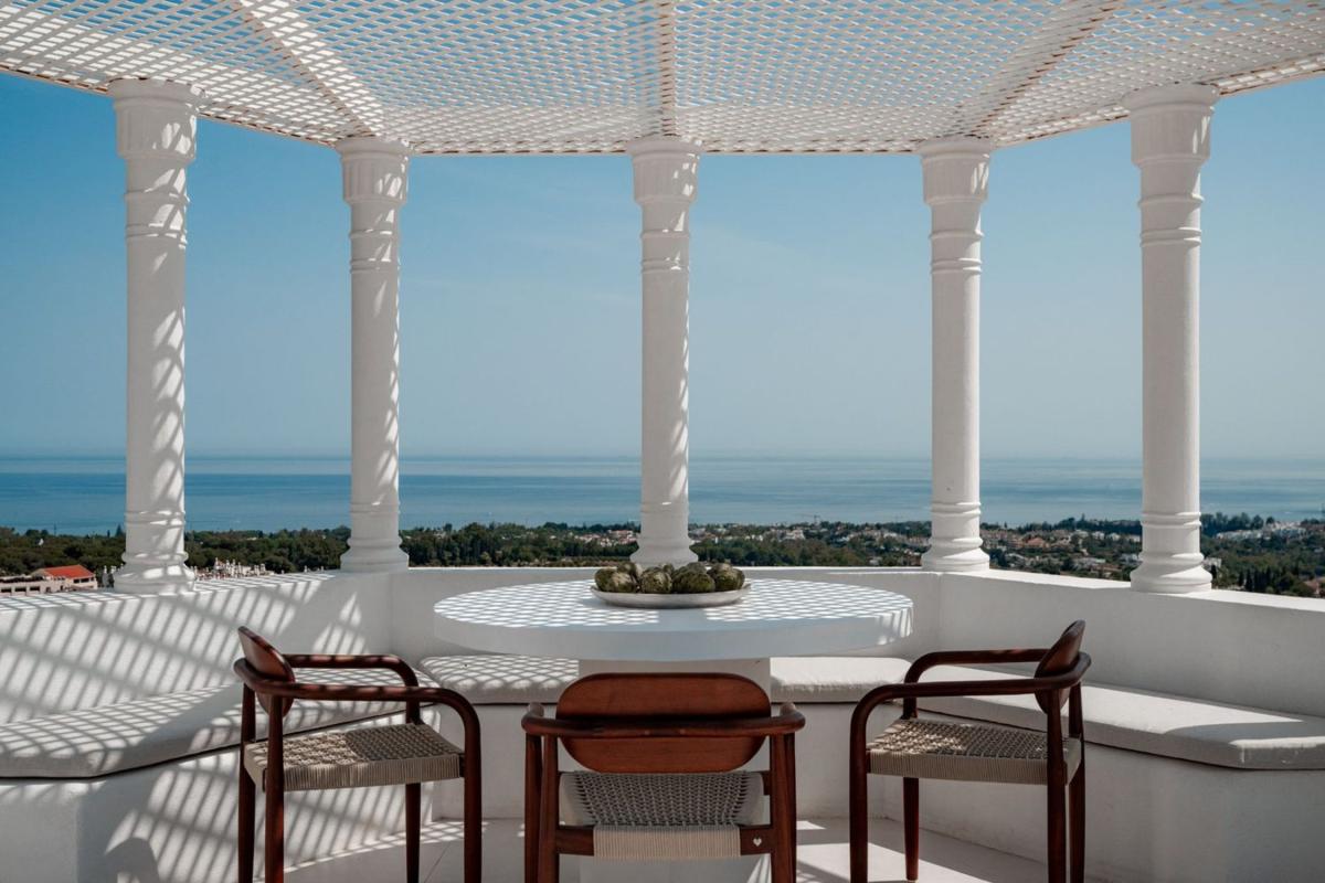 Продажа пентхауса на Urbanización Marbella Hill Club, Марбелла photo 1