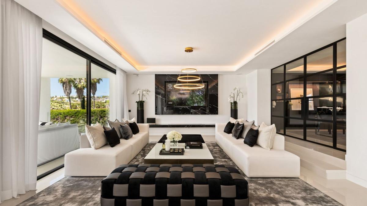 Venta de chalet independiente en Parque el Colorado, 110, Marbella
photo 2