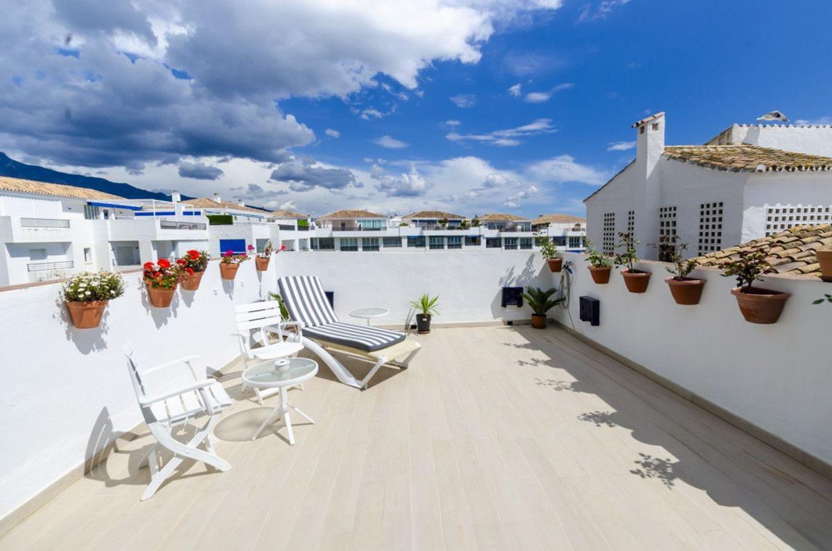 Venta de ático en Urbanizacion N Andal P Banus, Marbella photo 2