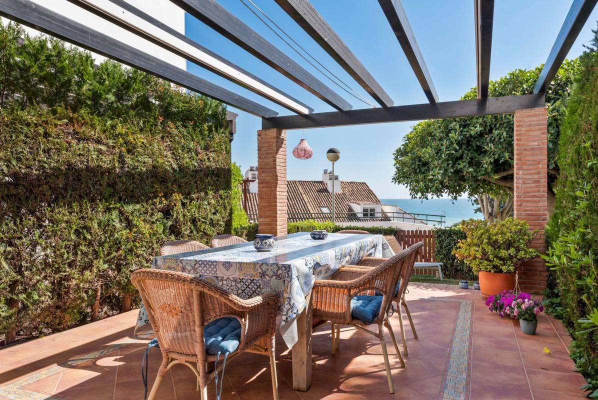 Venta de chalet adosado en Urb bahia doncella s/n , Estepona photo 2