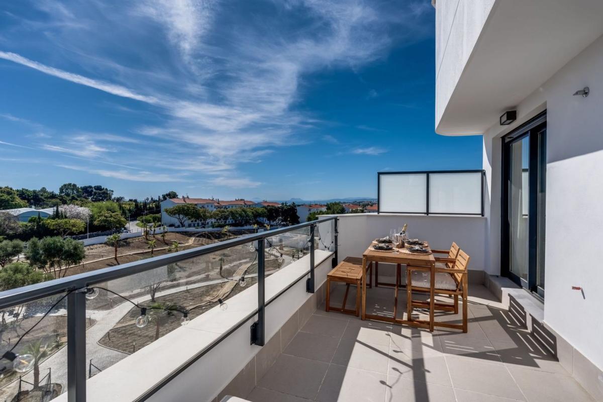 Sprzedaż mieszkania w Urbanización Las Lomas de Las Joyas, Estepona
photo 3