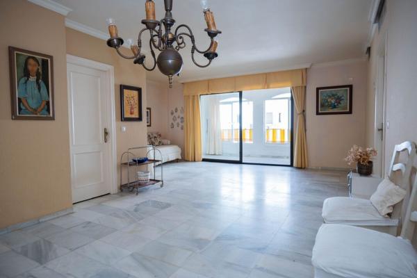 Sprzedaż mieszkania w Barrio Puerto Banús, Marbella
 photo 2