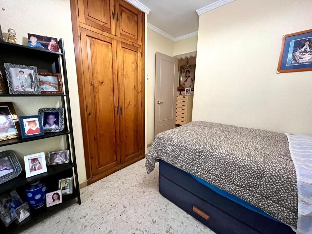 Sale of apartment in Calle Decano Higueras del Castillo, Torremolinos
photo 4