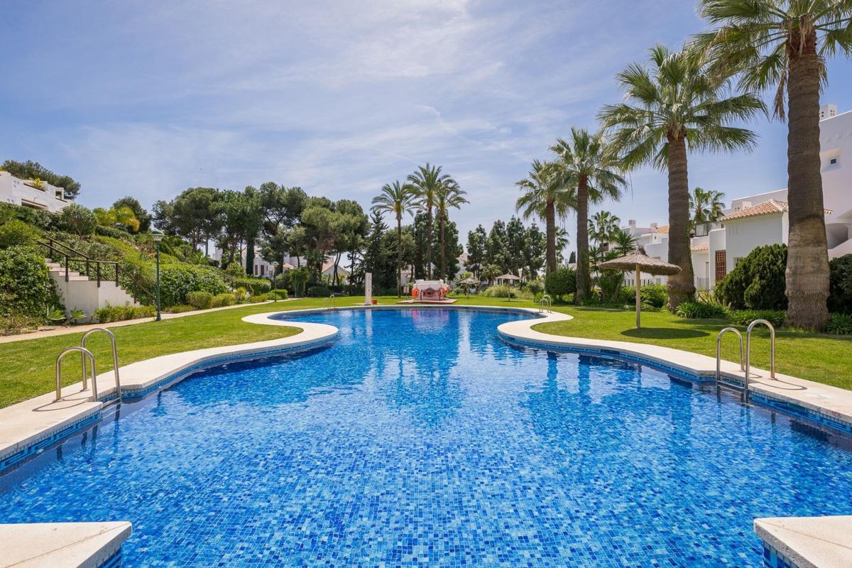 Venta de piso en Urbanización Golf Río Real, Marbella
photo 2
