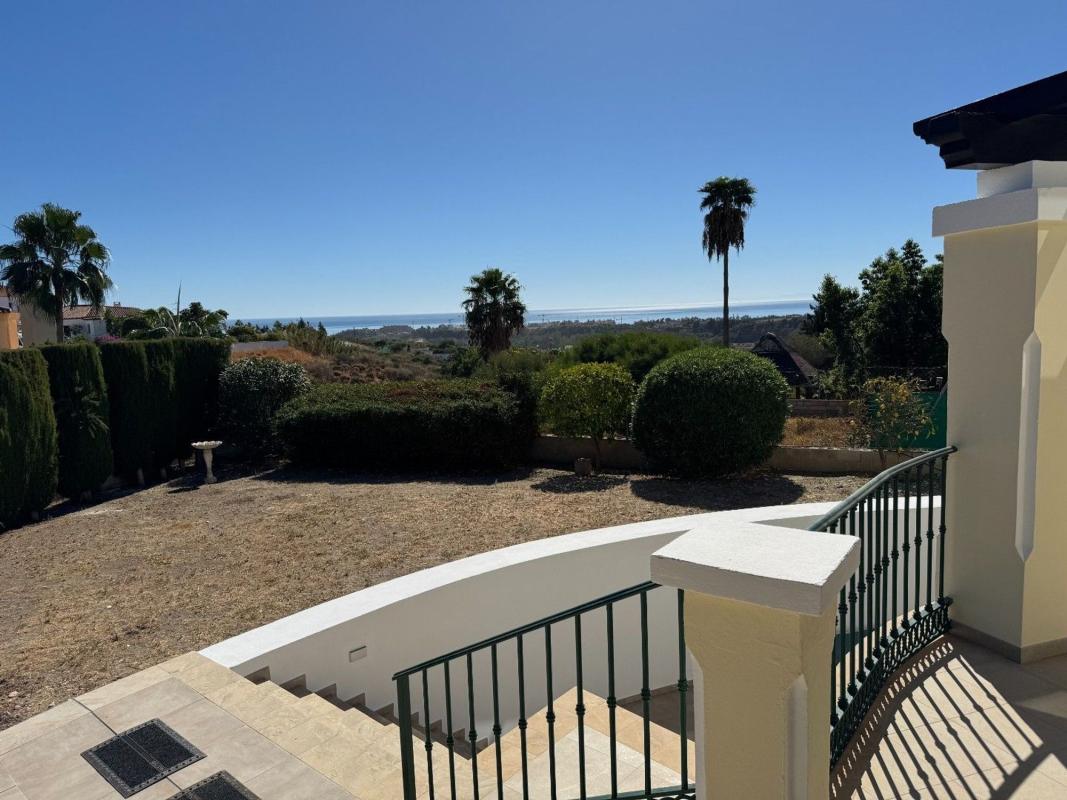 Sprzedaż niezależnego domku jednorodzinnego w Calle del Chaparro, Estepona photo 4