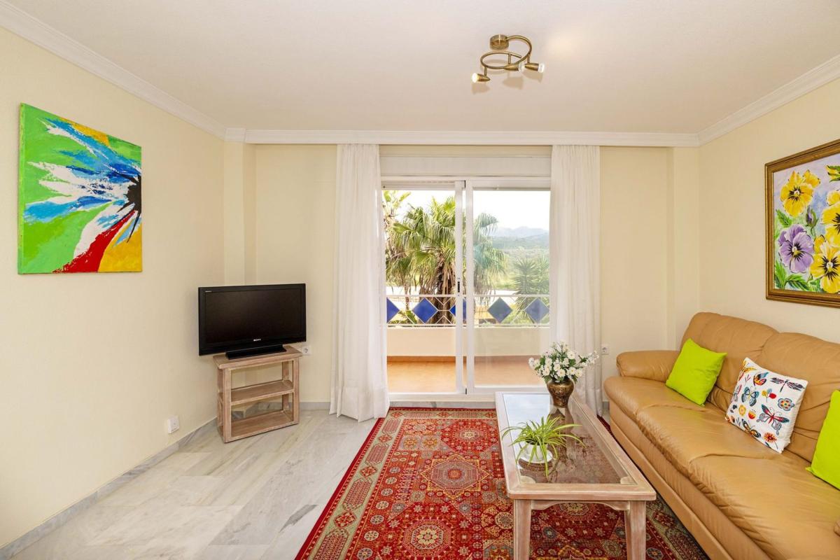 Sale of apartment in Barrio Las Chapas-Alicate Playa, Marbella
photo 3