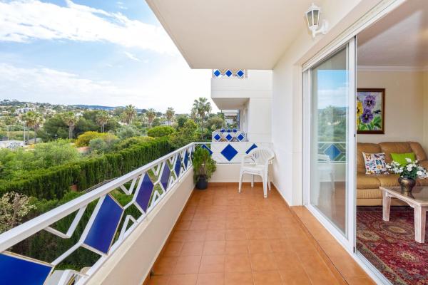 Sale of flat in Barrio Las Chapas-Alicate Playa, Marbella
 photo 4