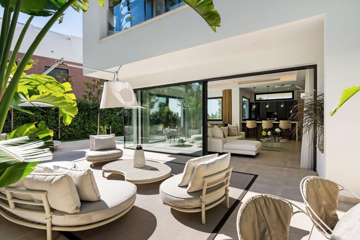 Venta de chalet independiente en Las Vistas Sierra Blanca, Marbella
photo 5