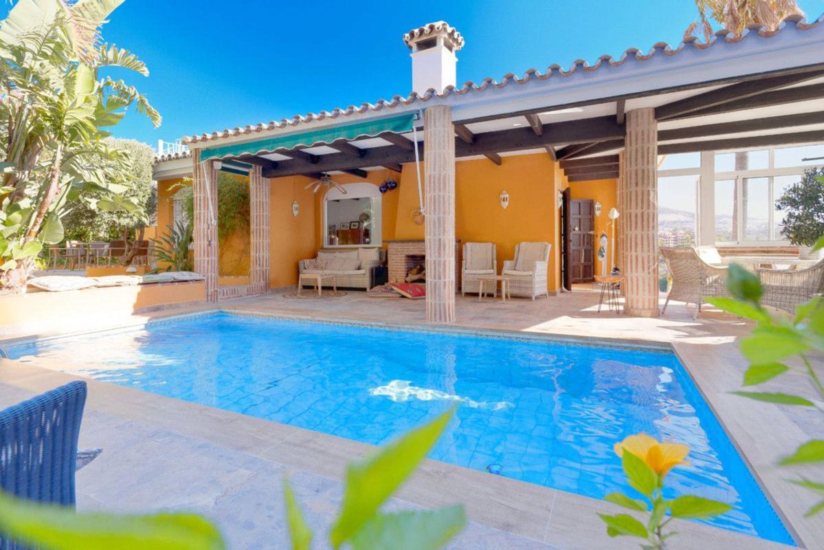 Sale of independent chalet in Carretera Costa del Sol, Benalmádena
photo 4