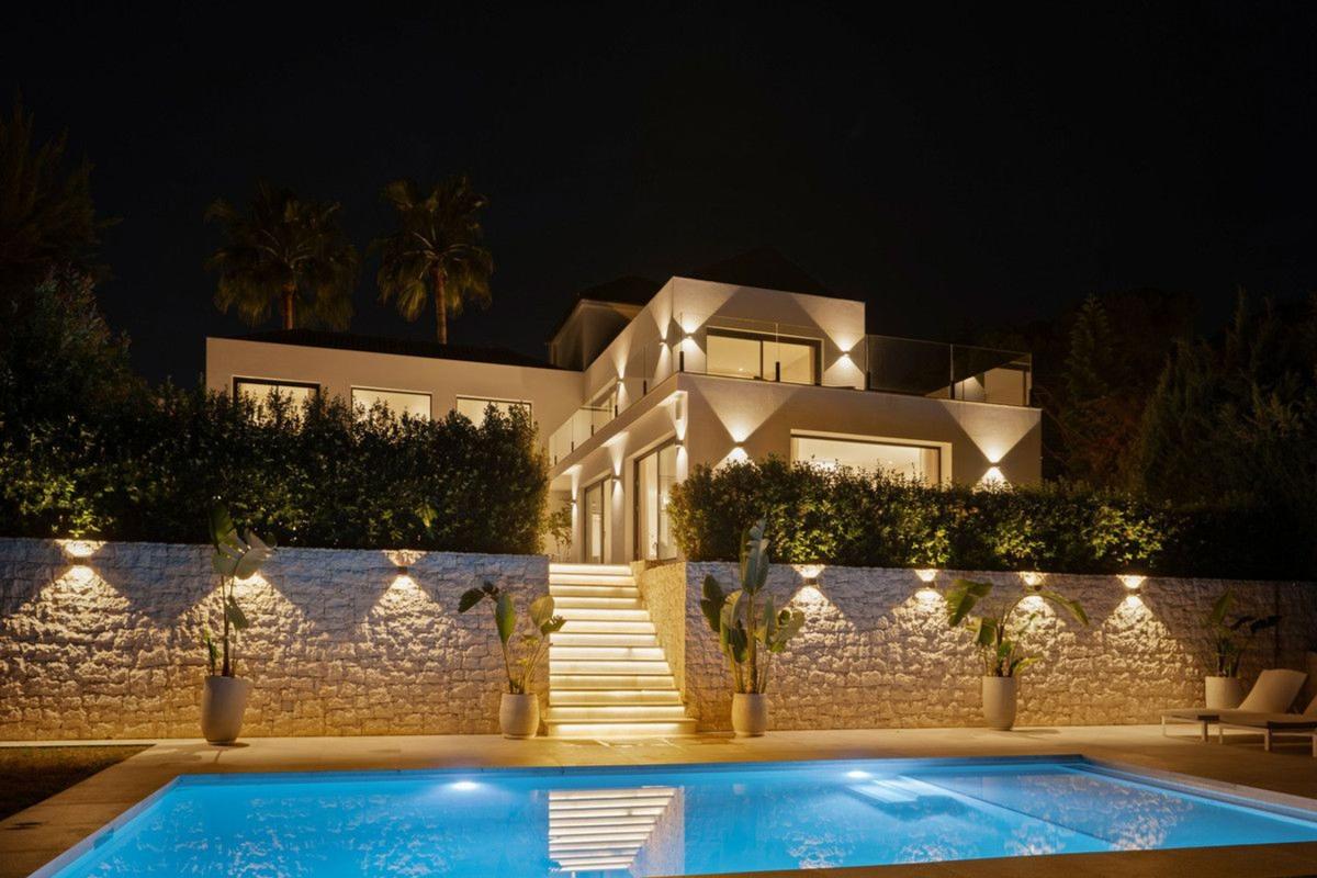 Venta de chalet independiente en Calle Londres, Marbella
photo 3
