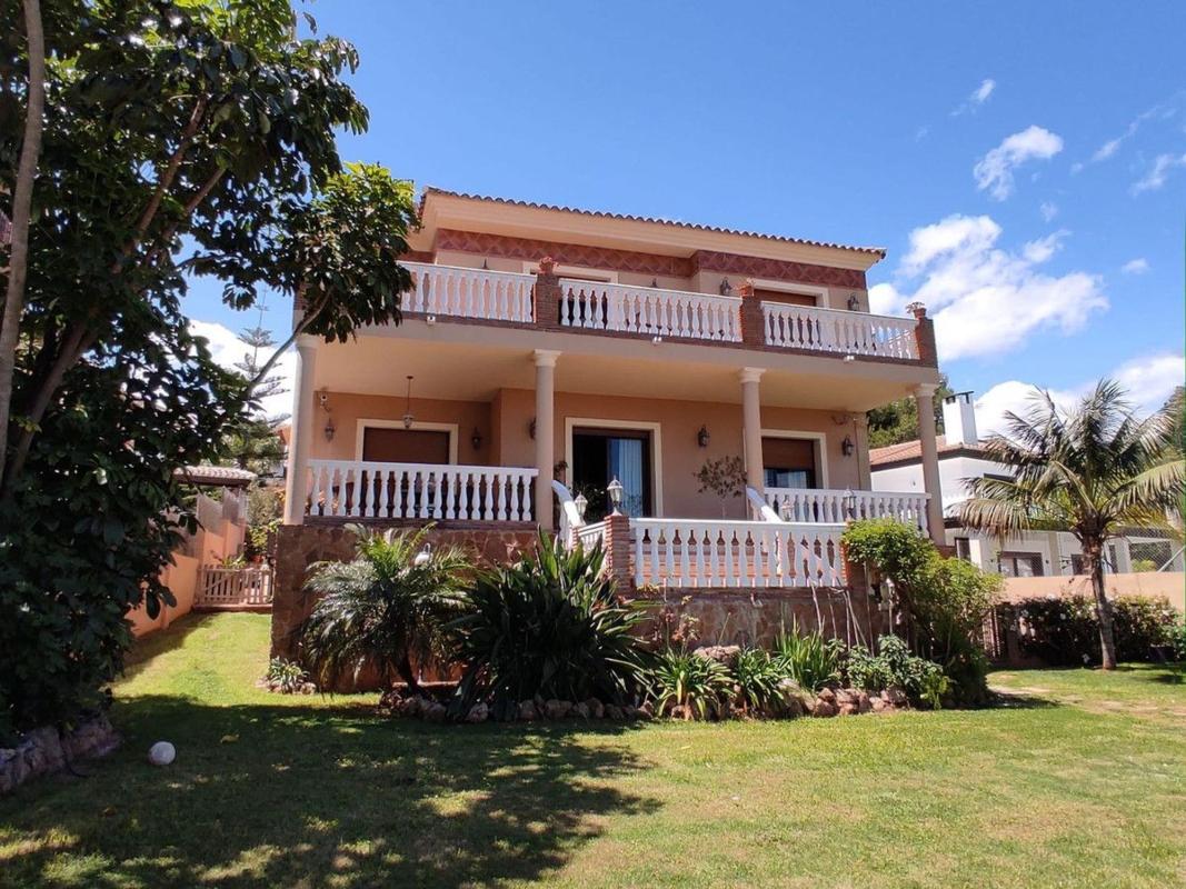 Venta de chalet independiente en Calle Sierrezuela, Mijas
photo 2