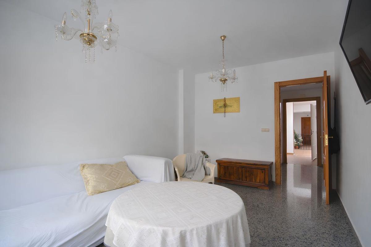 Продажа квартиры на Alameda de Pajares, Фуэнхирола
photo 3
