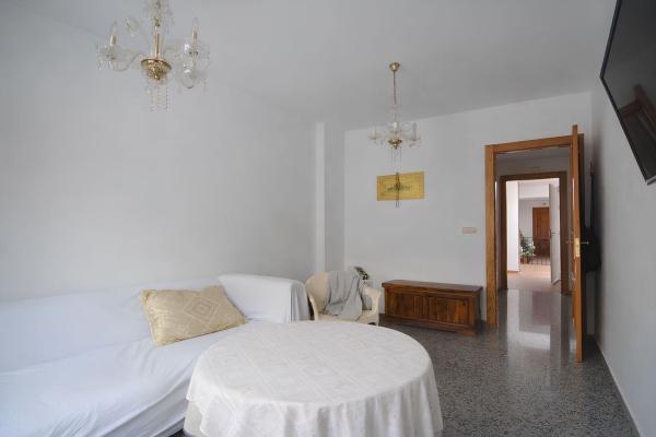 Sale of flat in Alameda de Pajares, Fuengirola
 photo 3