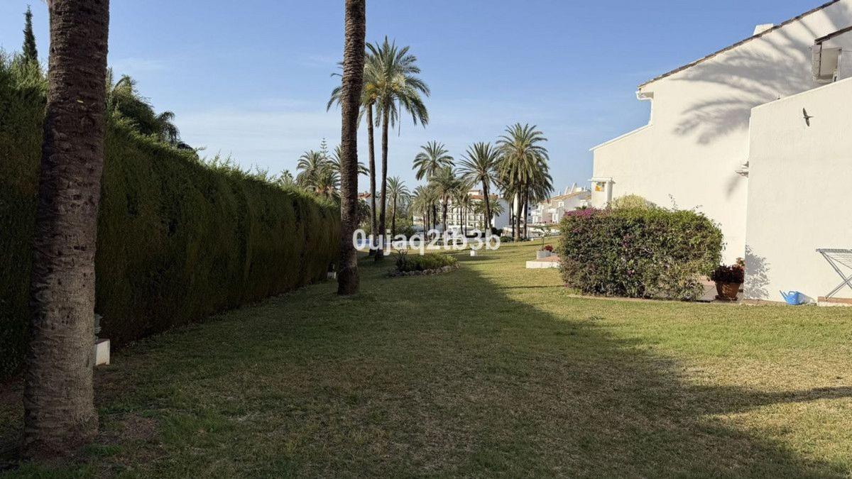 Продажа квартиры на Calle las Azaleas, 1 A, Марбелла
photo 2