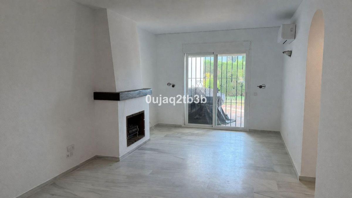 Продажа квартиры на Calle las Azaleas, 1 A, Марбелла
photo 3