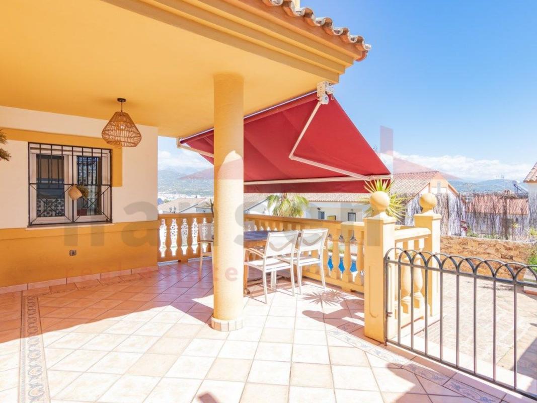 Sale of independent chalet in Calle Ribera del Duero, Vélez-Málaga
photo 3