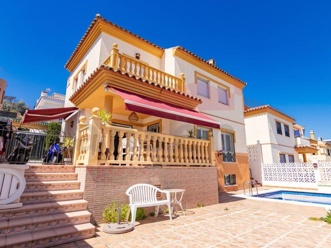 Sale of independent chalet in Calle Ribera del Duero, Vélez-Málaga
photo 5