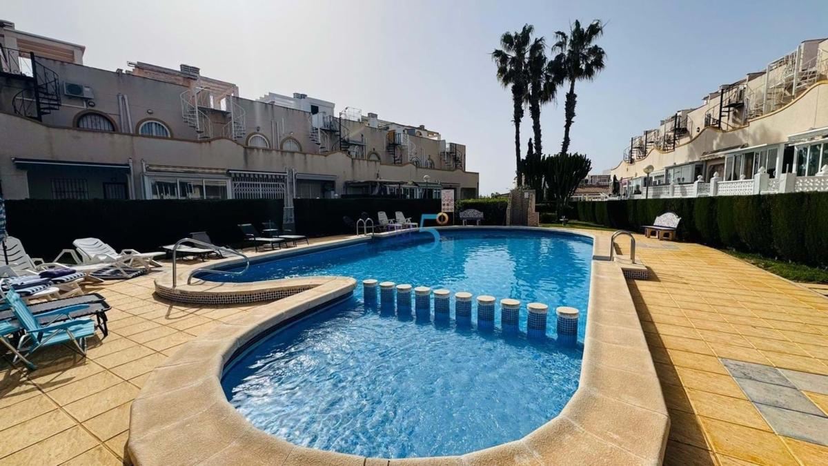 Продажа отдельного шале в Barrio La Florida, Ориуэла photo 2