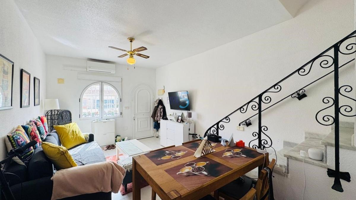 Продажа отдельного шале в Barrio La Florida, Ориуэла photo 3