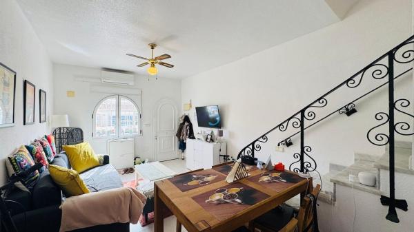 Частный шале на продаже в  Barrio La Florida, Ориуэла photo 3