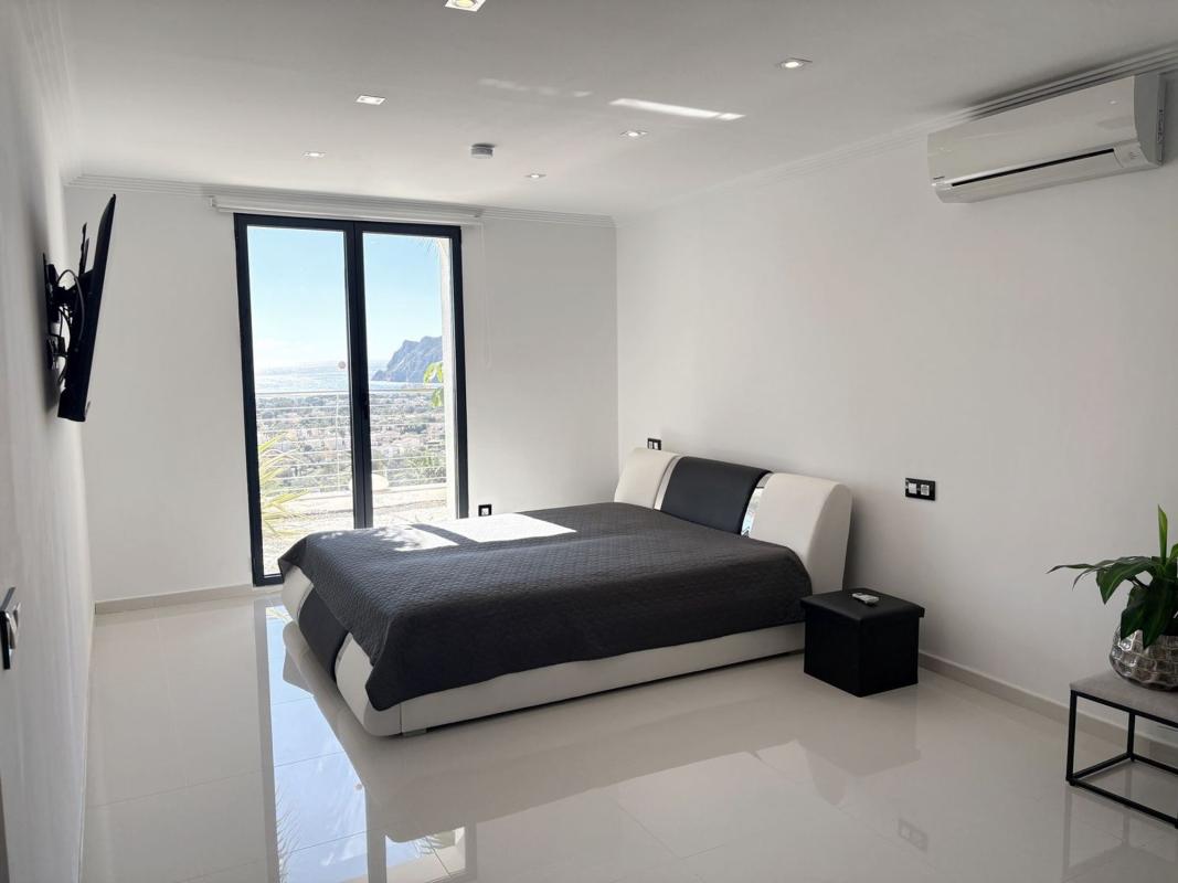 Sale of independent chalet in Cometa-Carrió, Calpe
 photo 4