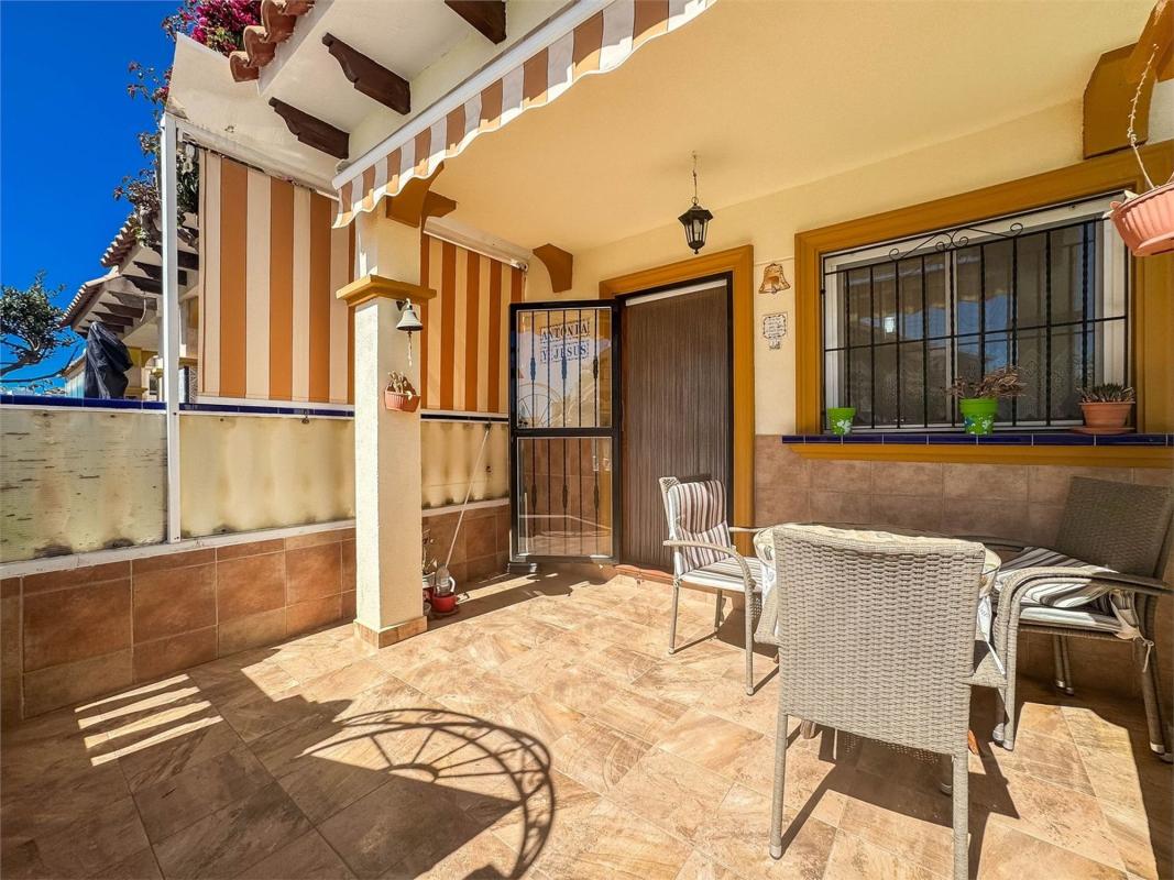 Venta de chalet adosado en Calle Torre de Pisa , Orihuela photo 4