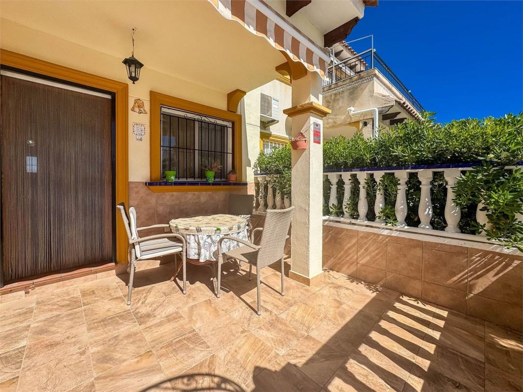 Venta de chalet adosado en Calle Torre de Pisa , Orihuela photo 5