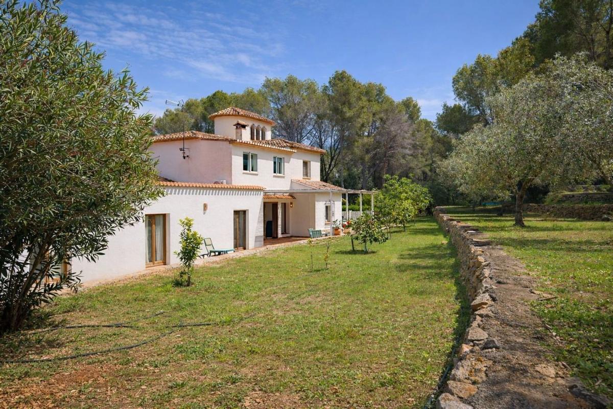 Sale of independent chalet in Lugar Albardanera, 57, Pedreguer
 photo 2