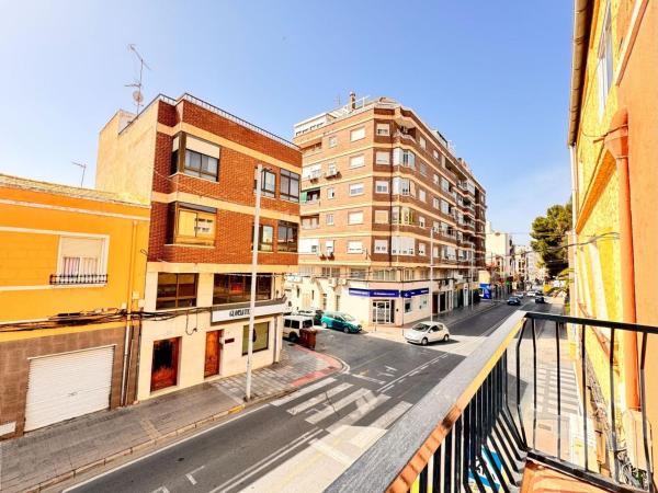 Продажа квартиры на Calle Jaime Balmes, Эльда
 photo 1