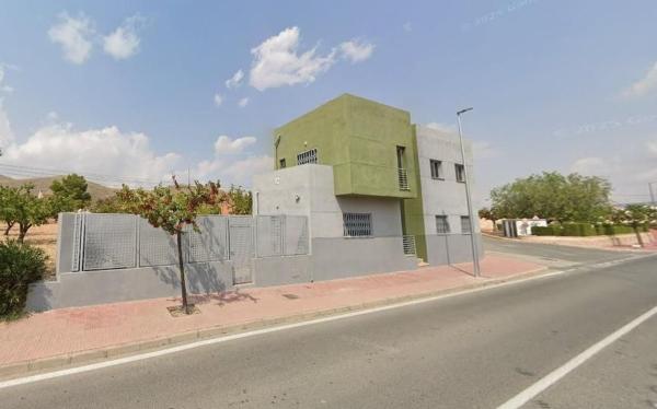 Casa independiente en avenida Barbarroja photo 1