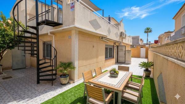 Chalet adosado photo 2