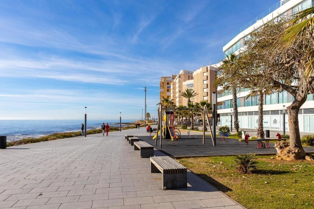 Venta de piso en Calle San Pascual, Torrevieja
photo 1