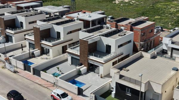 Chalet adosado en calle Ruperto Chapi photo 4