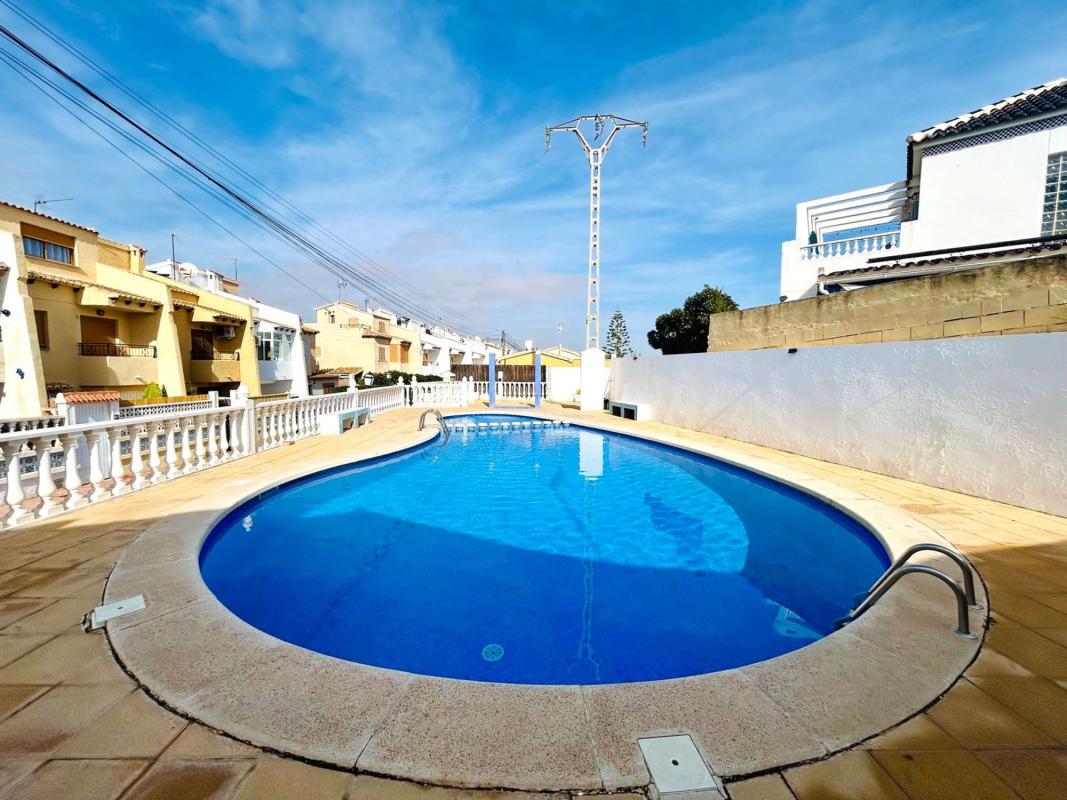 Venta de chalet adosado en Urbanización los Altos, 15 R , Torrevieja photo 4