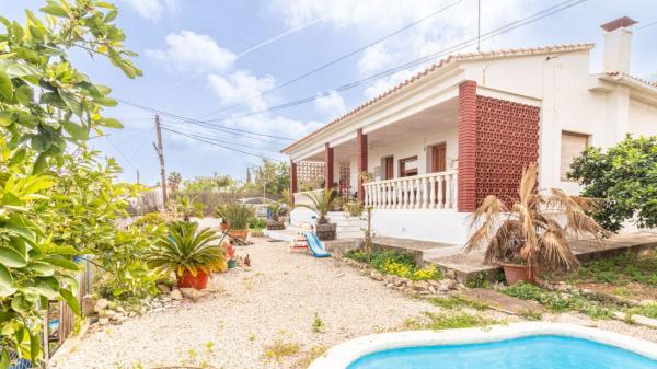 Chalet independiente en venta en El Montgó, Denia
photo 1