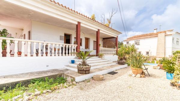 Chalet independiente en venta en El Montgó, Denia
thumbnail 1