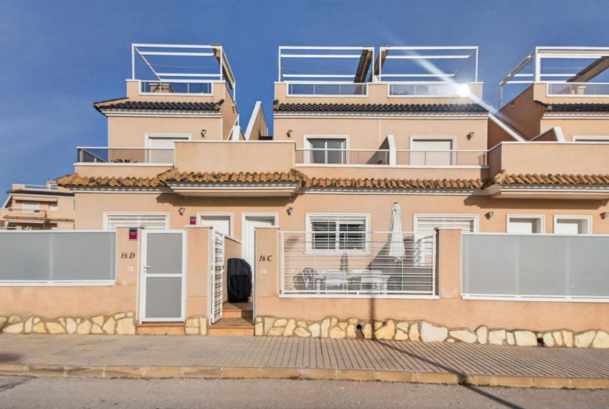 Sprzedaż szeregowego domku w Barrio Los Balcones - Los Altos del Edén , Torrevieja photo 1