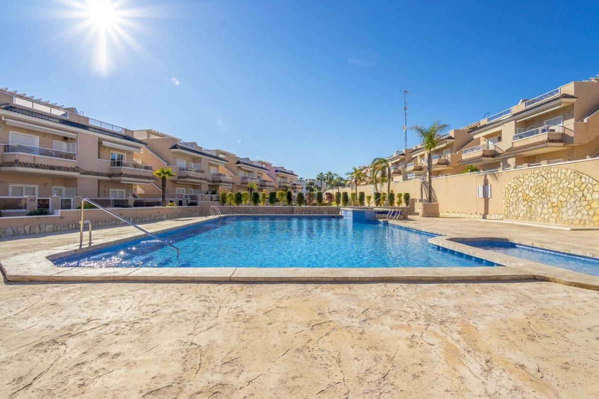 Sprzedaż szeregowego domku w Barrio Los Balcones - Los Altos del Edén , Torrevieja photo 5