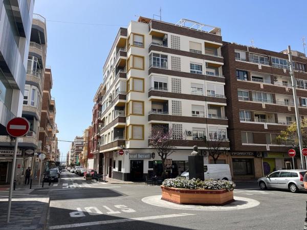 Sale of flat in Barrio Centro - Muelle Pesquero, Torrevieja
photo 1