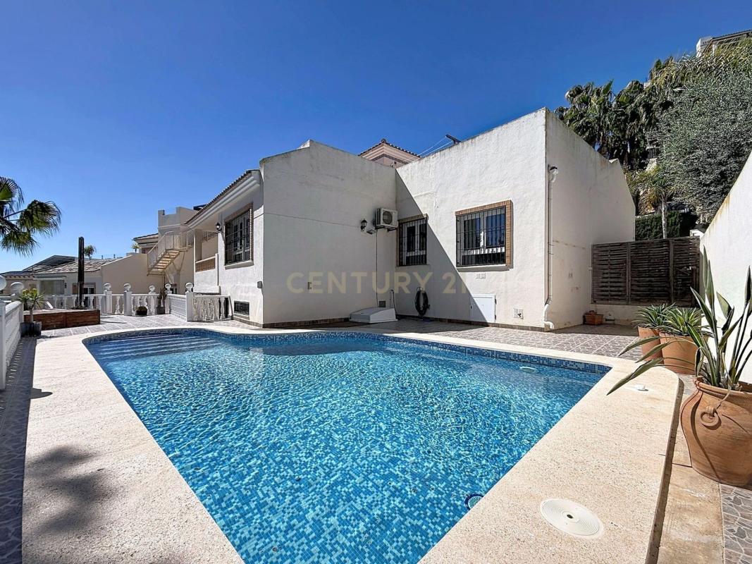 Продажа отдельного шале в  Calle Rio Segura, 405, Ориуэла photo 3