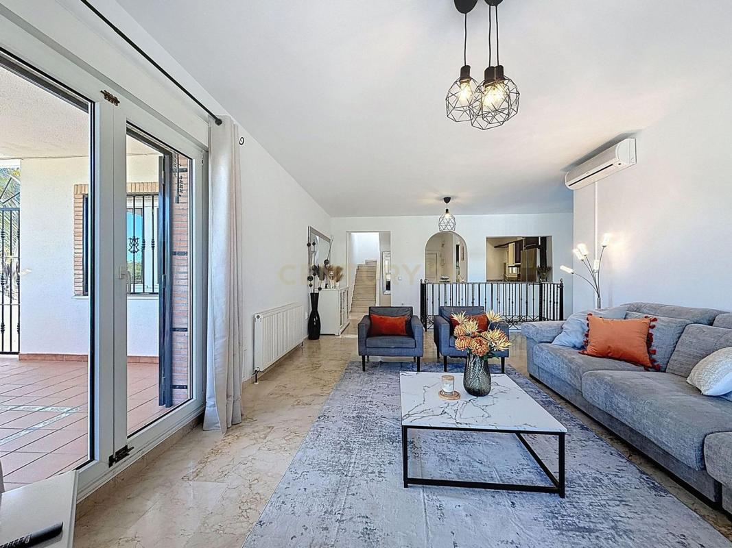 Продажа отдельного шале в  Calle Rio Segura, 405, Ориуэла photo 4